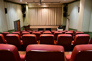 room_Auditorium-pic03-300x200